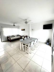 Pacific Breeze House - with private pool