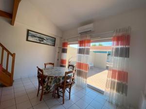 Maison paisible à Capbreton, 3 chambres, terrasse, jardin, proche Hossegor, parking inclus - FR-1-413-222