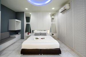 Crystal Hotel โรงแรมคริสตัล