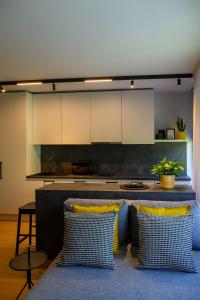 Studio apartment 4 min walk to the beach
