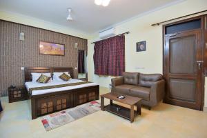 Studio Serviced Apartments near Fortis Hospital
