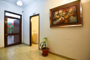Studio Serviced Apartments near Fortis Hospital