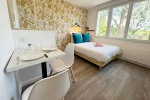 Suite Le STUDIO MANGUE - Cosy & Vue sur le jardin - plages à proximité - Portcé