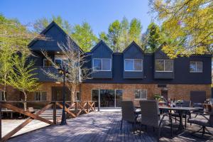 Almeria Hotel - 4hvězdičkové hotely ve městě Yamanakako