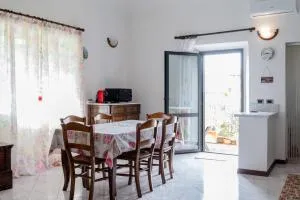 Casa dei Renai by Rentbeat - أرتيمينو