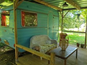 Campings Caravane vintage sur espace ombrage : photos des chambres