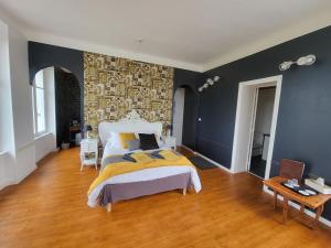 Hotels Chateau de Surville : photos des chambres