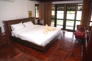 Rock Garden E28 Pool villa