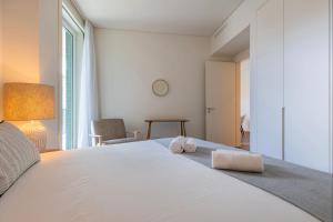 Radiant Apartment in City Center by LovelyStay