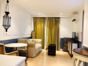 sevenseas coted azur 1 bedroom near Beach