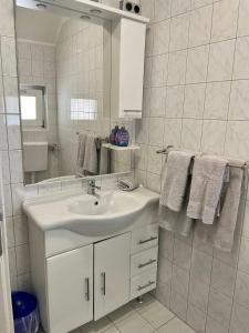 EasyStay#2 Cozy Studio in Kliniknähe, mit Netflix,Küche & Bad