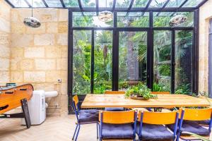 Maisons de vacances GuestReady - Lush home with garden in La Bastide : photos des chambres