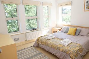 White Horses a large family home in Bantham South Devon with fantastic sea views