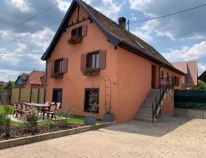 Maisons de vacances Gite du Fronholz - Maison alsacienne avec jardin et service traiteur : photos des chambres