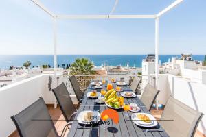 #052 V4 Mimosas by Home Holidays
