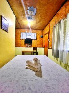 Besaga Beachfront B&B - Port Barton