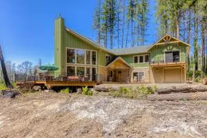 The McKenzie River House - Oakridge