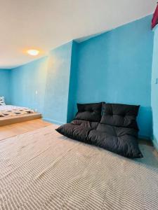 Chez-YU au pied de la cité