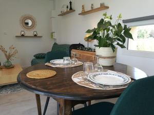 Appartements Tiny House moderne et son jardin prive - 5mn Roanne : photos des chambres