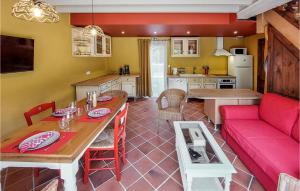 Maisons de vacances Amazing Home In Thierville : photos des chambres