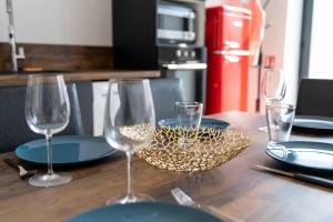 Appartements LOFT LA MINE D'OR - Parking gratuit et prive - Wifi - Tout equipe - Machine a laver : photos des chambres