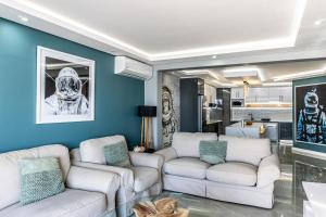 Luxurious 3 bedroom beach front apartment