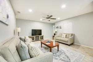 Fenced Yard and Grill San Juan Vacation Rental! - 法尔