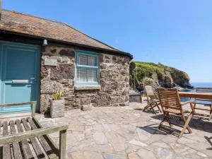 Beach Cottage - Ruan Minor