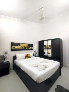 2BHK with Kitchen, Swimming Pool and 2 Mins walk to beach