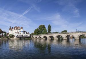 3 hvězdičkový hotel The Thames Riviera Hotel Maidenhead Velká Británie