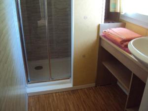 Maisons de vacances B&B La Douloire : Mobile Home 2 Chambres