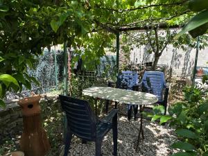 Appartements Les Caroubiers : photos des chambres