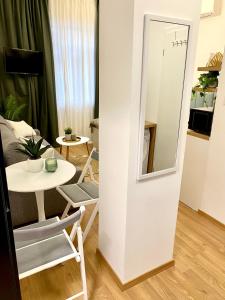BRAND NEW Design studio Emerald - old town AC