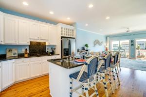Carolina Beach Lakefront House Walk to Beach!