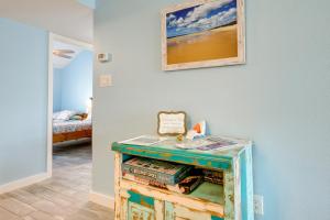 Waterfront Key Allegro Condo with Balcony and Pool