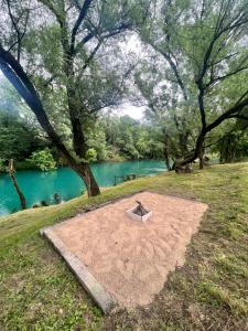 Pool & River House - Lazara