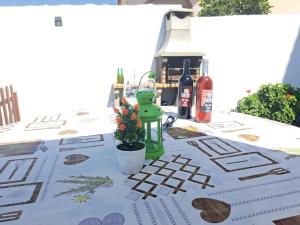 Magnificent villa: 2 private pools, BBQ, garden & parking. 13 per. In Padul