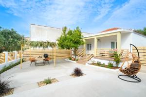 Villa lemon leaf
