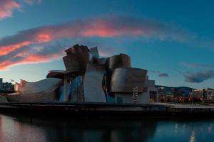 Exclusivo espacio - Parking Gratis