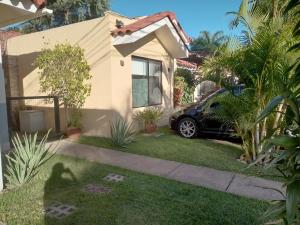 PEQUEÑO y ACOGEDOR DEPARTAMENTO CON GARAJE y recibe PEQUEÑOS PELUDITOS