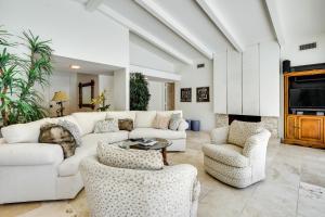 55 and Indian Wells Retreat Private Pool and Spa!