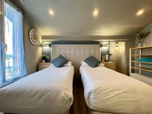 Hotels Hotel La Calanque : Chambre Double ou Lits Jumeaux - Vue sur Montagnes