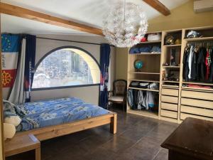 Maison de village avec patio