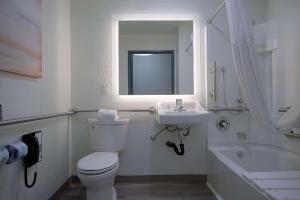 King Suite with Tub and Sitting Area - Accessible/Non-Smoking room in Comfort Inn & Suites Sierra Vista near Ft Huachuca