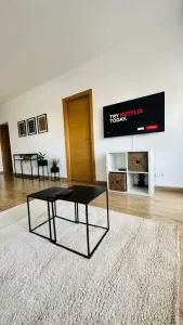 F4 - chic - piscine - salle fitness - Derklé