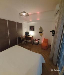 Athens Riviera apt with seaview, 15 to Acropolis