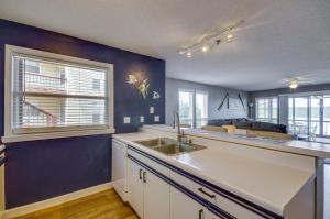 Osage Beach Condo with Private Deck and Lake Views!