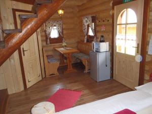 Ubytovanie Koliba Pacho - Zrub Jolanka