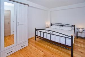 Holiday house with a parking space Cove Zarace, Hvar - 21454