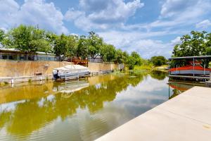 Woodland Hills Retreat